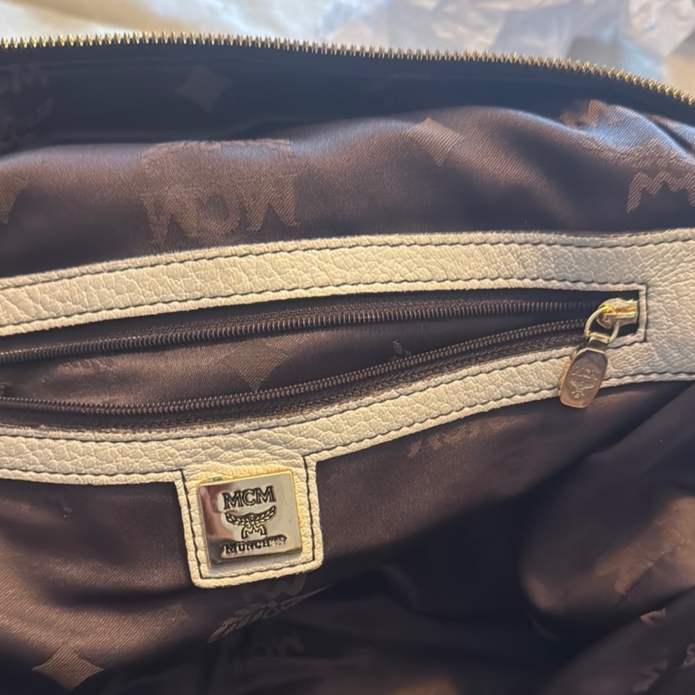 MCM Authentic Elegant Cream Handbag - Picture 11 of 16